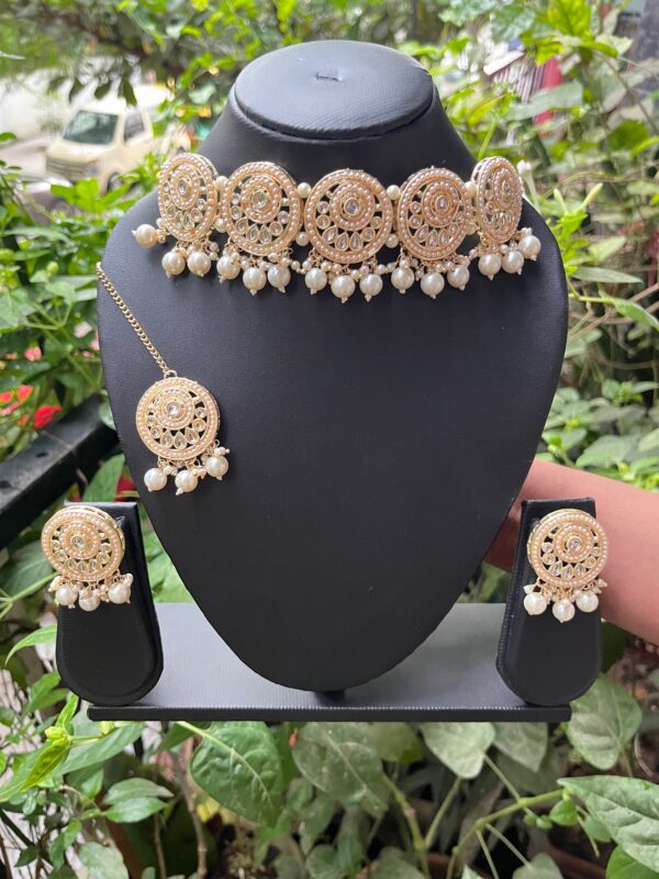 Kundan Pearl Choker Set